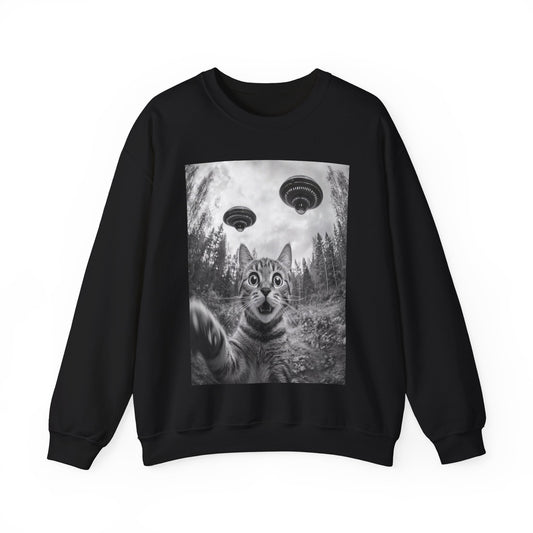 Funny Cat Selfie With Alien UFO Animal Lover Gift Unisex Heavy Blend™ Crewneck Sweatshirt, Cat Momma Gift, Cat Dad Gift